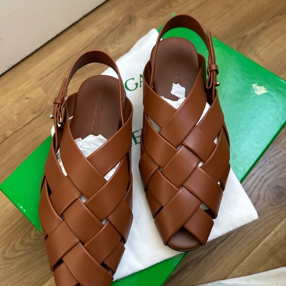 Men's Bottega Veneta Leather Sandals - Picture 7 of 8